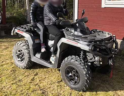 Grå fyrhjuling Can Am Outlander 650 T3 stulen i Mossel, Dala-floda